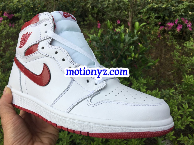 Air Jordan 1 High OG Metallic Red